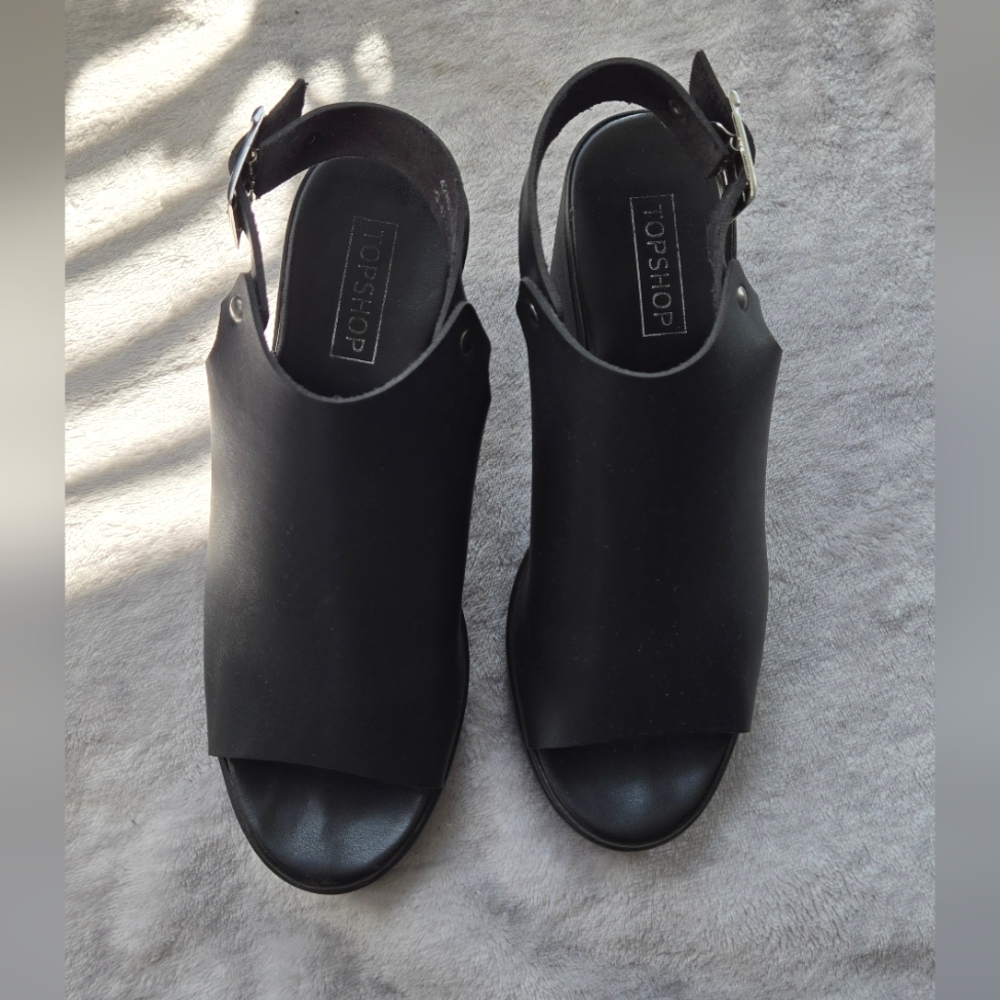 Open-Toe Sandals - Picture 3 of 4